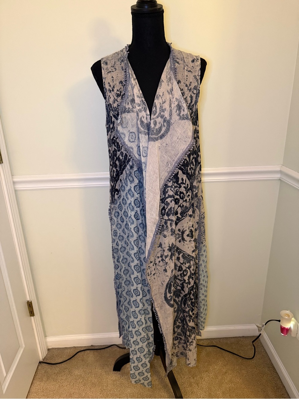 SHAN Blue Patterned Open-Front Sleeveless Wrap/Duster
